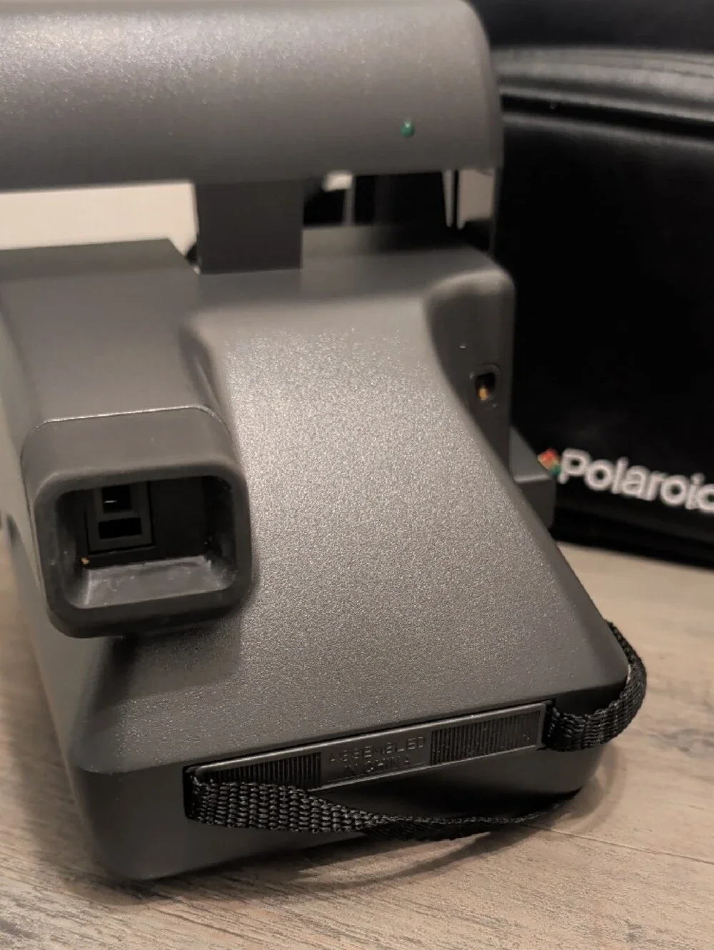 Polaroid OneStep Instant Camera in Black with Black Carry Case